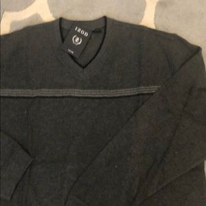 Izod gray v-neck sweater